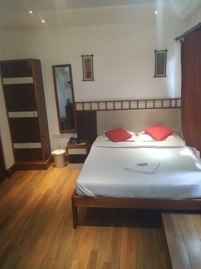 Hotel Shaurya Inn 西隆 外观 照片